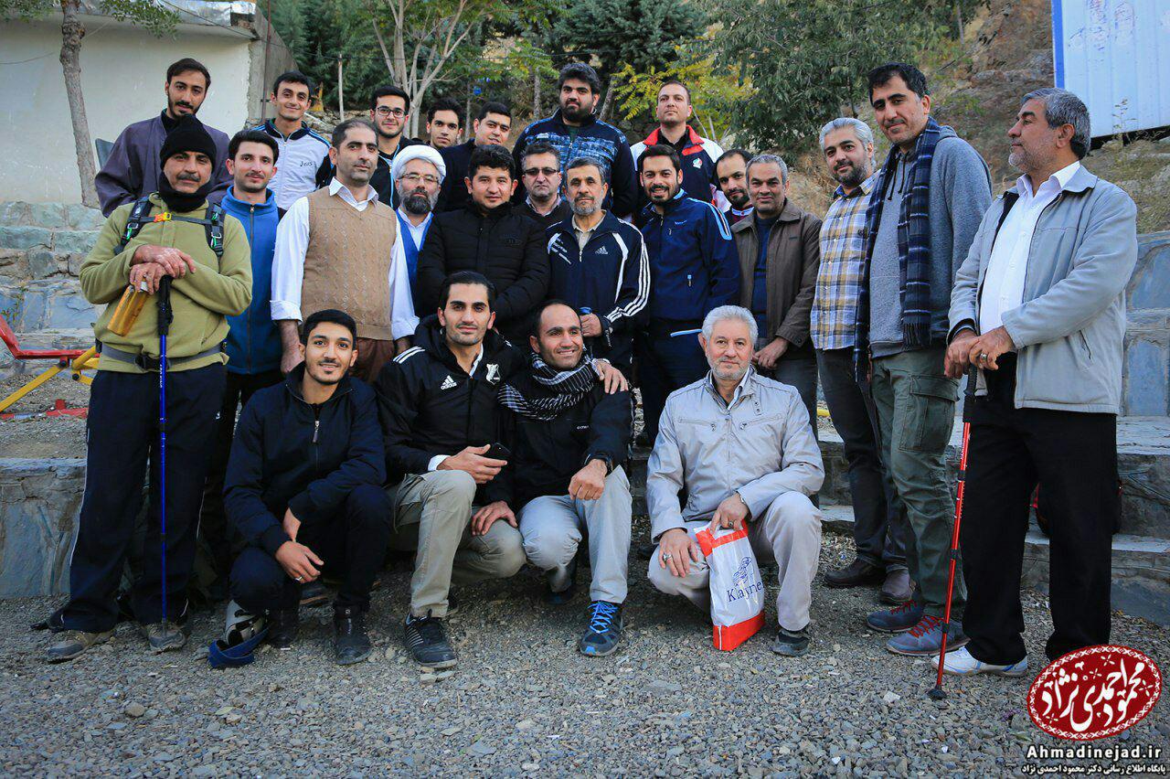 تصاویری از کوهنوردی احمدی نژاد و همراهان + عکس