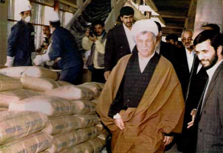 وقتی احمدی نژاد استاندار مرحوم هاشمی بود + عکس