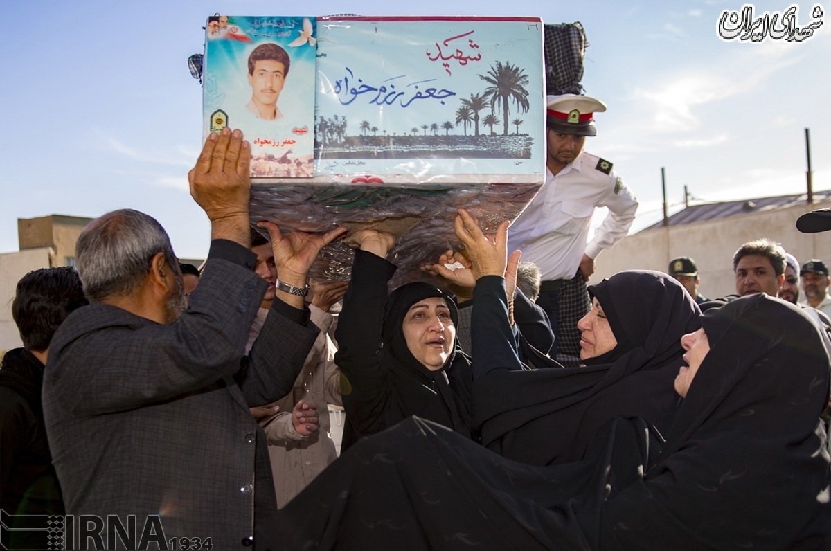 تشییع پیکر ۵ شهید تازه تفحص شده در شیراز ‎/عکس