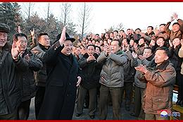 بازدید رهبر کره شمالی از کارخانه تایر سازی + عکس