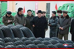 بازدید رهبر کره شمالی از کارخانه تایر سازی + عکس