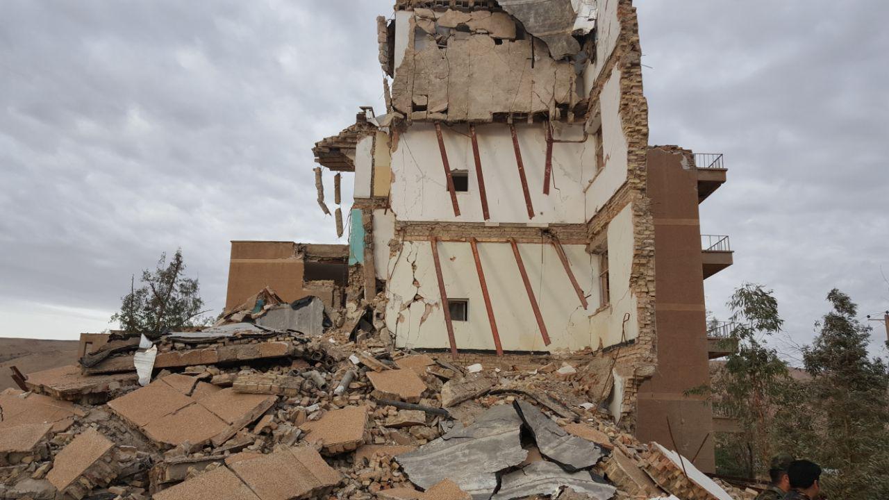 وزیر دفاع از مناطق زلزله‌زده کرمانشاه بازدید کرد+‌ تصاویر