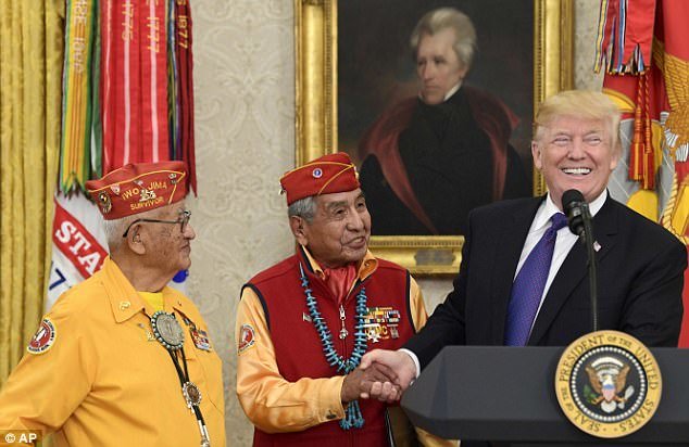 متلک نژادپرستانه دونالد ترامپ در جمع بومیان آمریکایی!