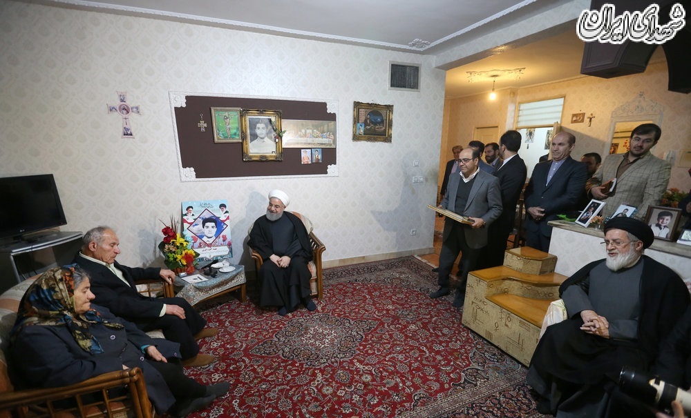 دیدار رئیس‌ جمهور با خانواده شهید آلفرد گبری