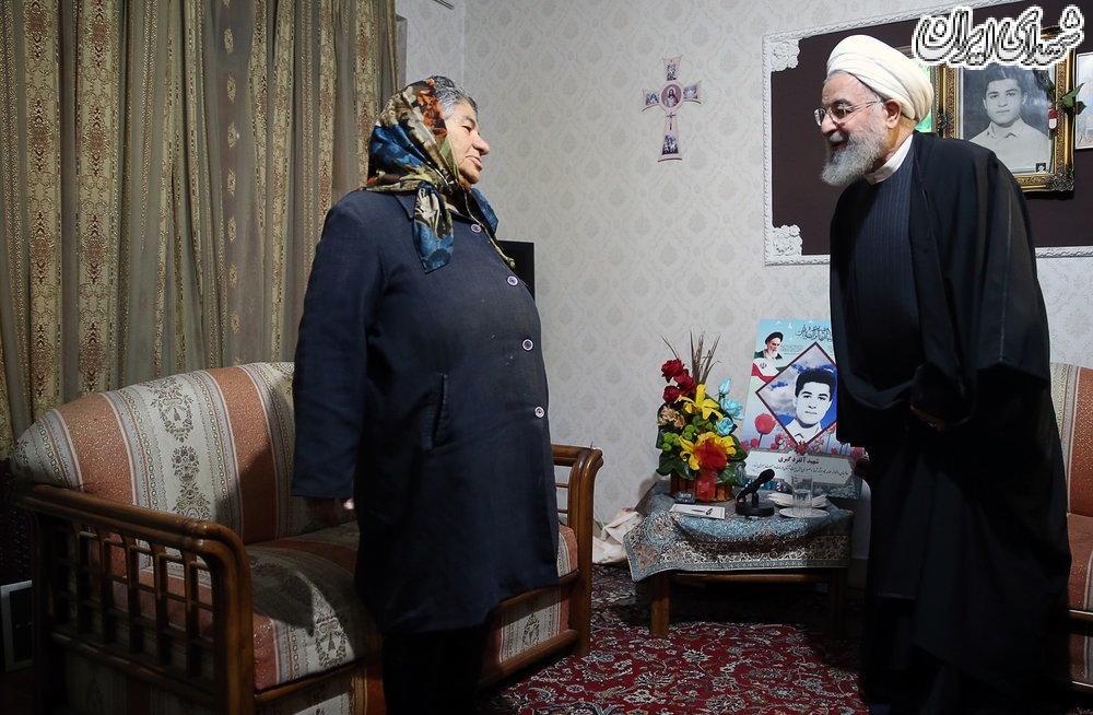 دیدار رئیس‌ جمهور با خانواده شهید آلفرد گبری