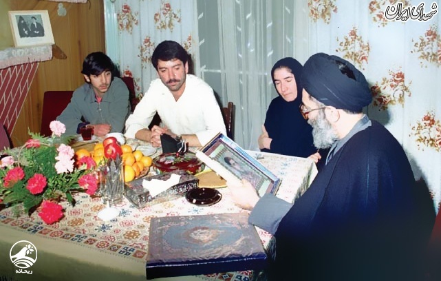 روایتی از حضور رهبر انقلاب در منزل شهید مسیحی +عکس