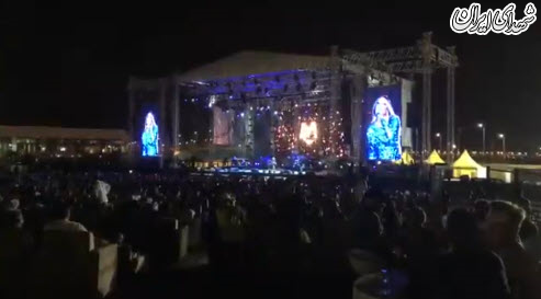اجرای کنسرت خواننده زن آمریکایی در مکه! +عکس