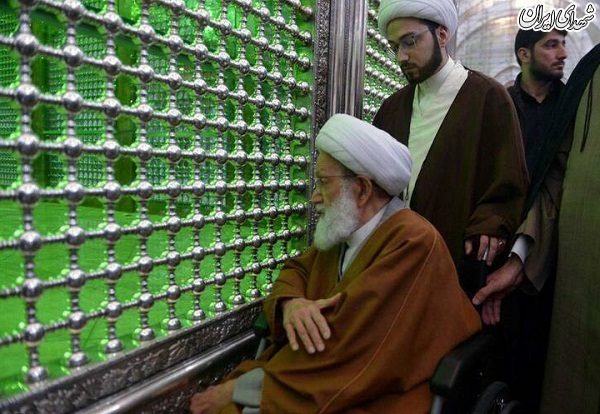 عکس/ حضور رهبر شیعیان بحرین در حرم امام خمینی(ره)