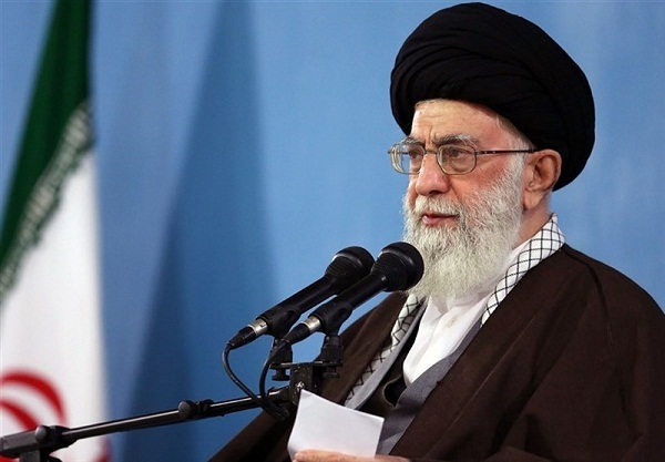 امام خامنه‌ای: حضور در فضای مجازی باید 