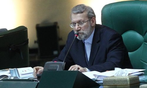 لاریجانی: دولت باید مصوبه افزایش حقوق مجلس را اجرا کند