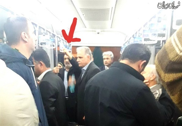 سردار سلامی در اتوبوس عمومی فرودگاه + عکس