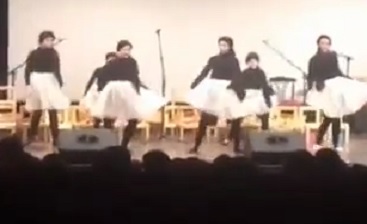رقصیدن دختران در سالن ایوان شمس شهرداری تهران! + فیلم