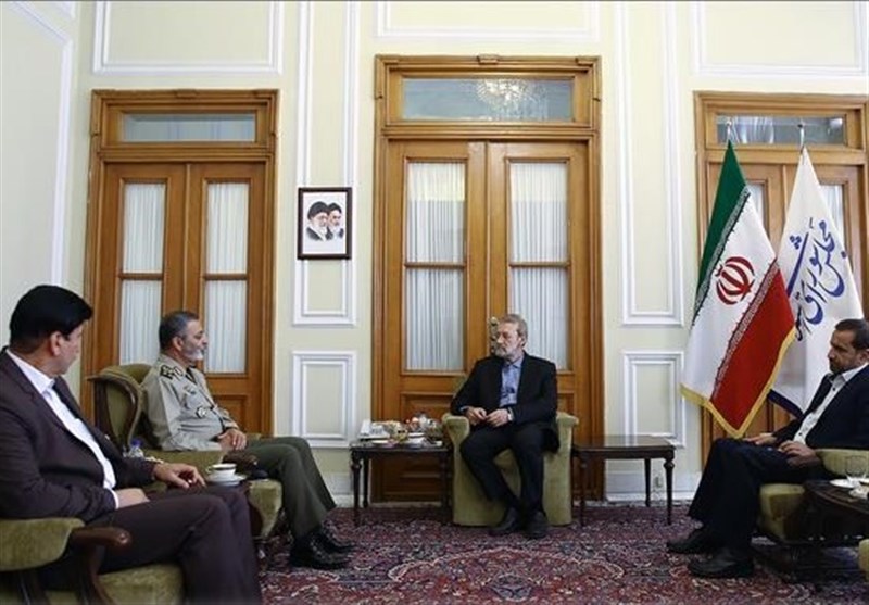 فرمانده کل ارتش با علی لاریجانی دیدار کرد + عکس