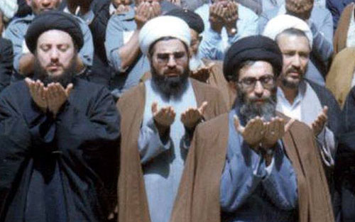 اقتدای روحانی و شهید حکیم به رهبر انقلاب + عکس