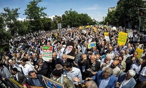 سانسور تظاهرات ضد آمریکایی ملت ایران!/باید در مقابل آمریکا ذلیل باشیم و خم به ابرو نیاوریم!