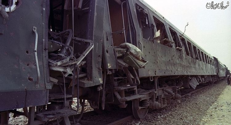عکس/ ۳۲سال پیش حمله رژیم صدام به قطار مسافربری خوزستان