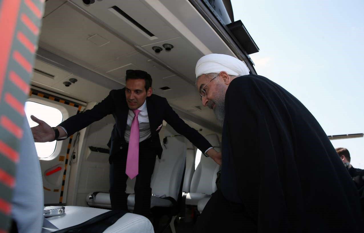 انتقال روحانی از فرودگاه زوریخ با بالگرد نظامی + عکس