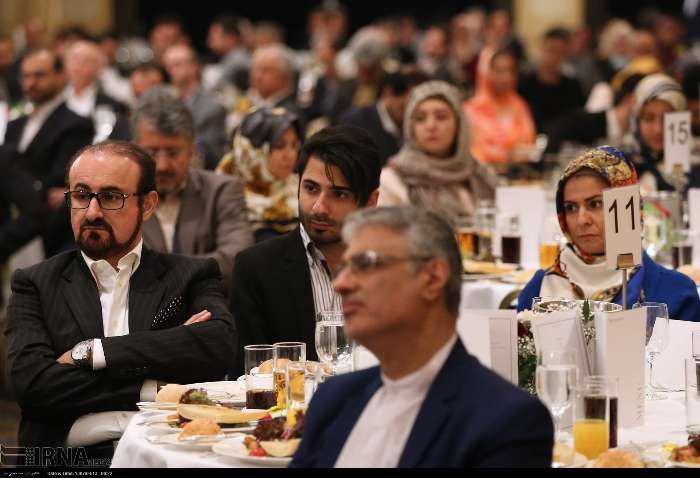 آقای خواننده مهمان حسن روحانی در اتریش + عکس