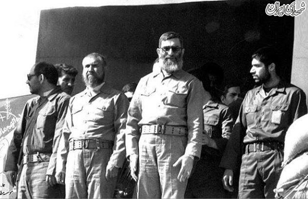 رهبر انقلاب و مرحوم آیت الله حائری در جبهه + عکس