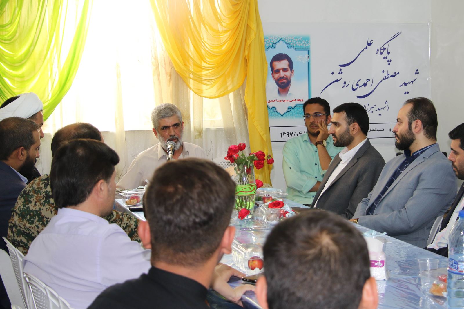 ماجرای درخواست پدر شهید احمدی روشن از رهبر انقلاب