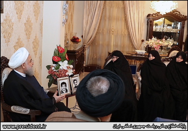 روحانی در خانواده شهیدان یاسری:خانواده معظم شهدا مایه فخر ملت و عزت کشور هستند