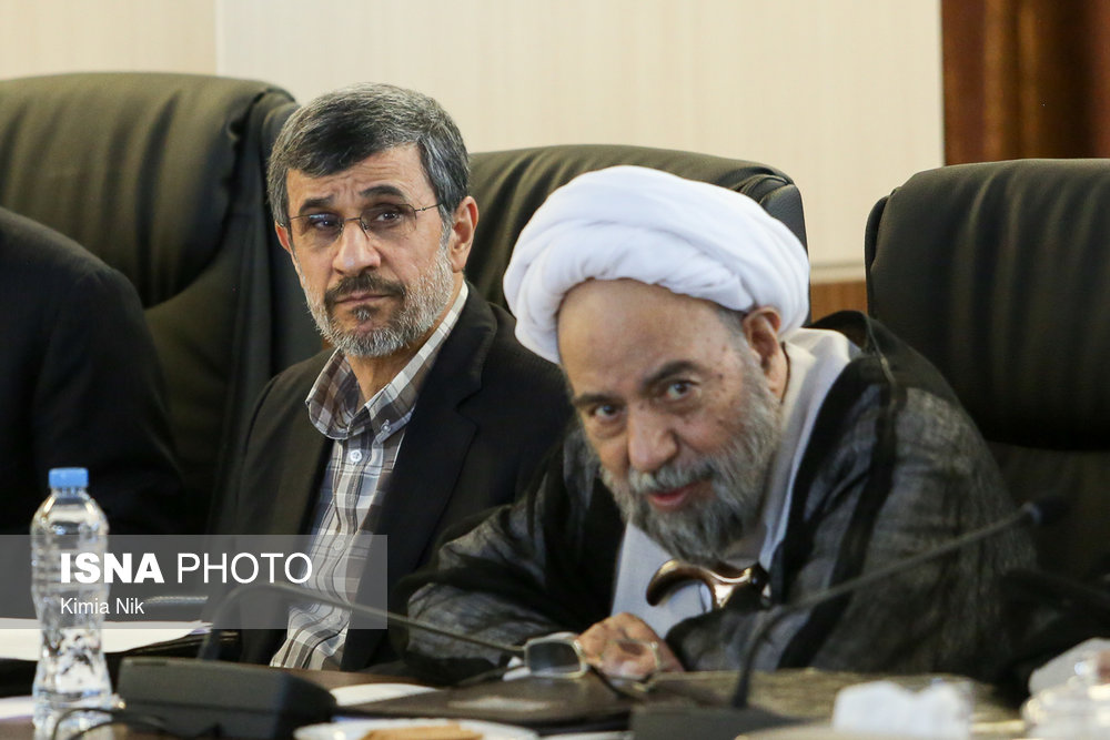حضور احمدی نژاد در جلسه امروز مجمع تشخیص + عکس