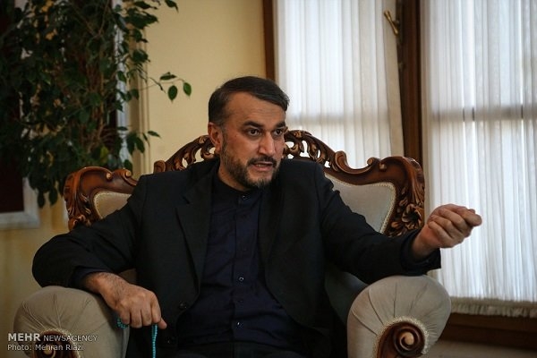 انتقاد از عدم سفر احمدی نژاد و روحانی به سوریه