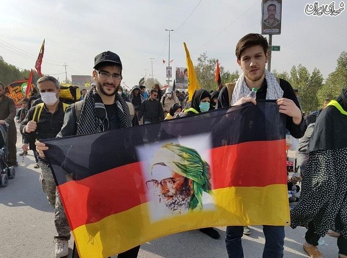 تصویر رهبر معظم انقلاب بر روی پرچم آلمان + عکس
