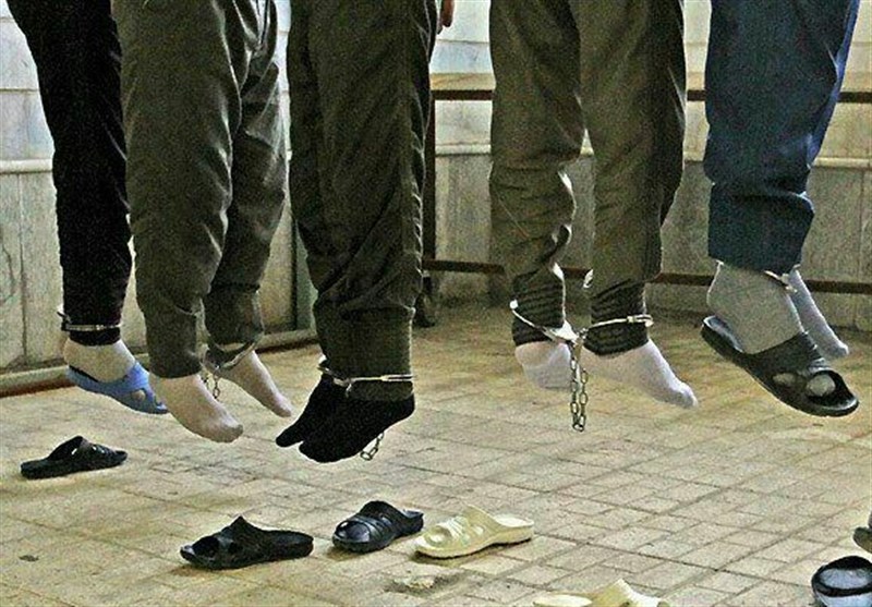 دزدان شمشیر به دست به دار آویخته شدند + عکس