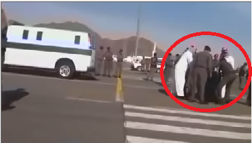 گردن زدن یک زن با شمشیر در عربستان سعودی + عکس