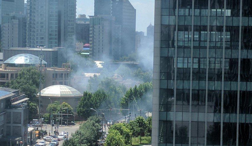 وقوع انفجار در نزدیکی سفارت آمریکا در پکن + عکس