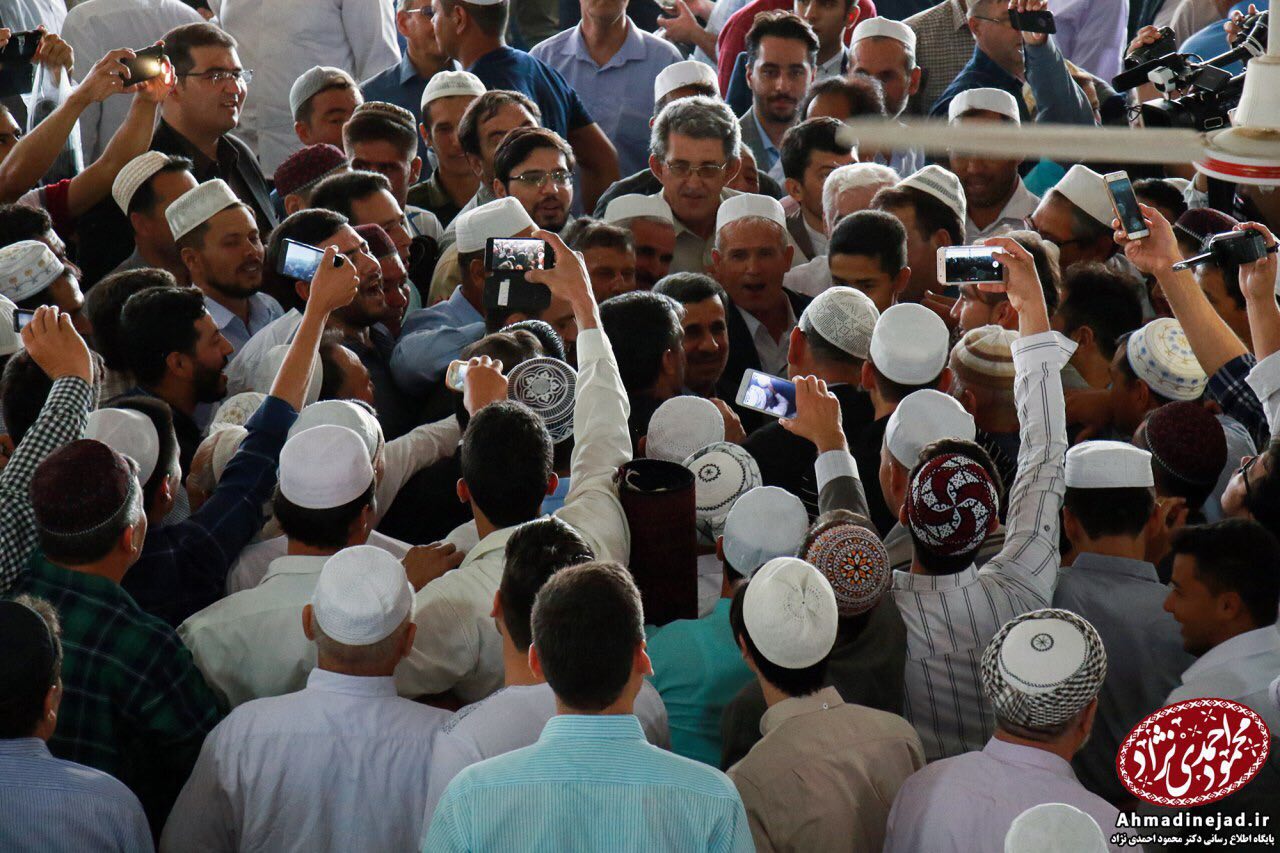 حضور احمدی نژاد در نماز عید قربان گمیشان + عکس
