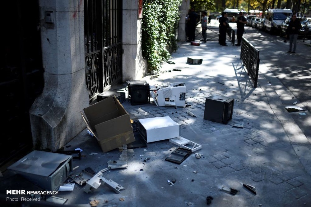 حمله گروهک کومله به سفارت ایران در پاریس + عکس
