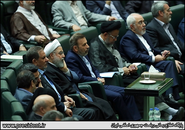 روحانی در امتحان مجلس مردود شد/ ارجاع سوالات از رئیس جمهوری به قوه قضائیه