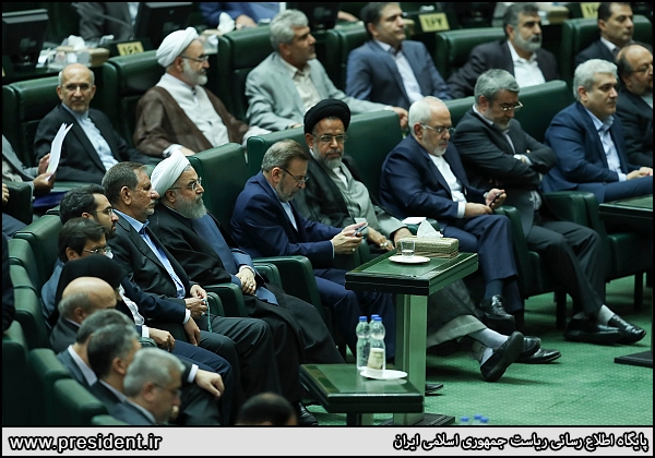 روحانی در امتحان مجلس مردود شد/ ارجاع سوالات از رئیس جمهوری به قوه قضائیه