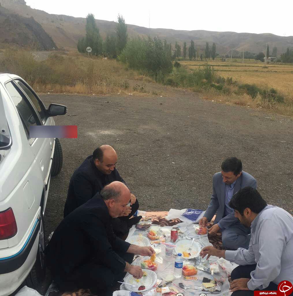 ناهار خوردن رئیس کمیته امداد در کنار جاده + عکس