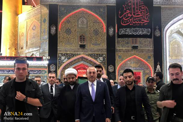 حضور وزیر خارجه ترکیه در حرم امام علی (ع) + عکس