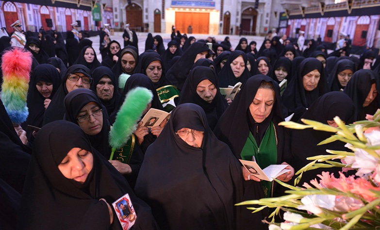 تجدید میثاق مادران و همسران شهدا با آرمان های امام شهیدان