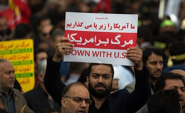 راهپیمایی باشکوه 13 آبان با شعار 