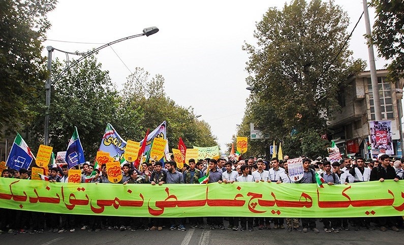 راهپیمایی باشکوه 13 آبان با شعار 