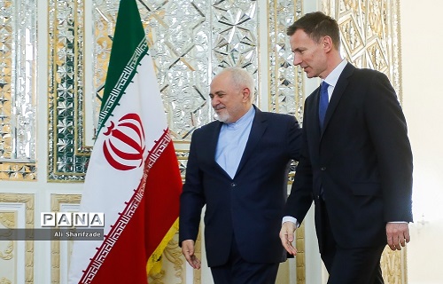 گاف مهم وزیر خارجه انگلیس هنگام شکرخوری علیه ایران