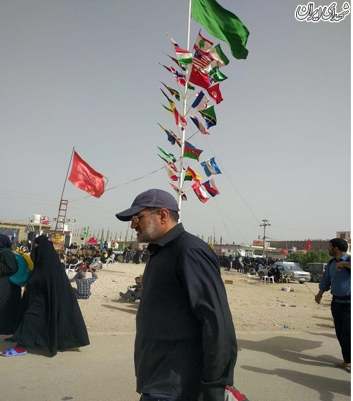 وزیر ارشاد احمدی نژاد در راهپیمایی اربعین + عکس