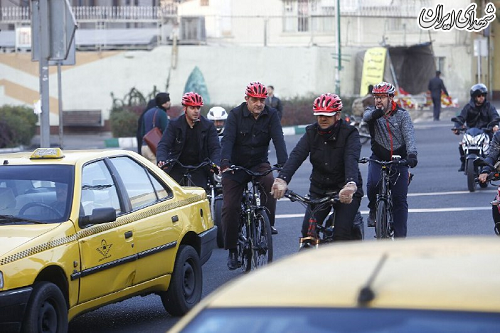 «حناچی» با دوچرخه به شهردرای رفت + عکس
