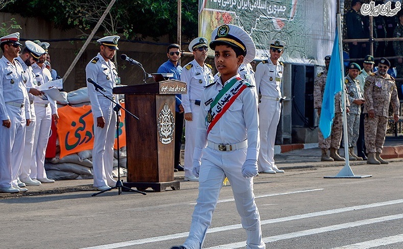 عکس/ رژه بزرگ مرد کوچک در روز ارتش