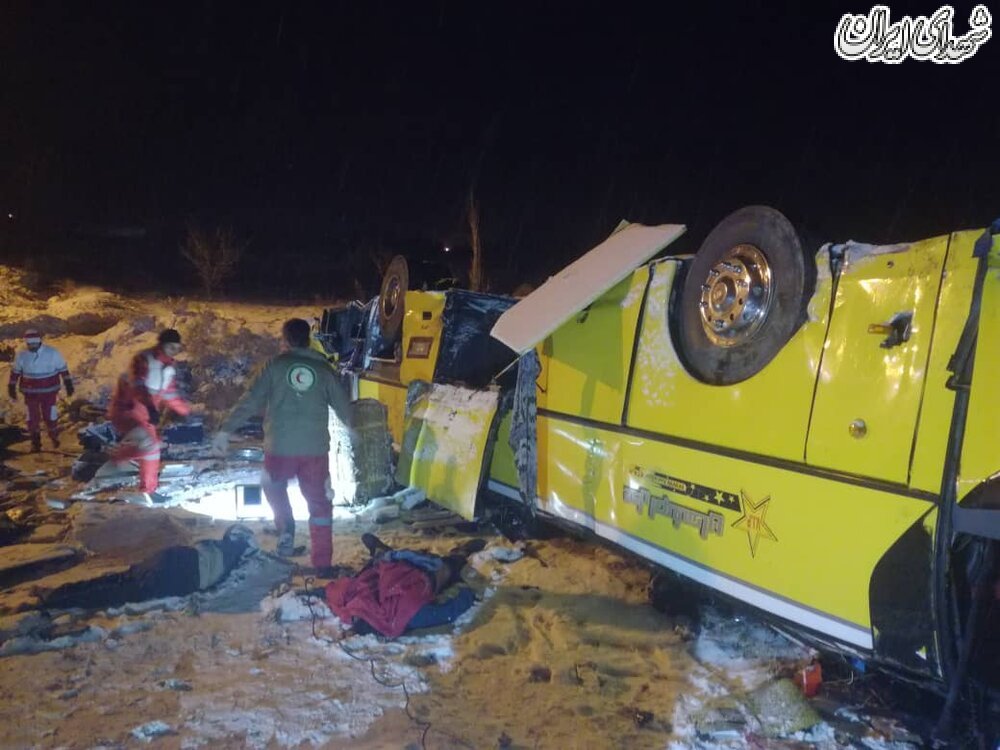 عکس/ صحنه دلخراش واژگونی اتوبوس تبریز