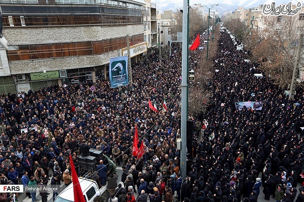 عکس/ راهپیمایی مردم ایران در پی شهادت«سردارسلیمانی»