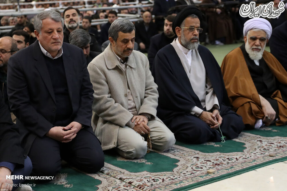 عکس/ احمدی نژاد در نماز جمعه دیروز تهران