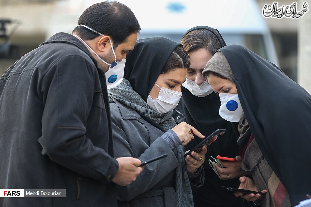 عکس/ خبرنگاران ماسک زده در حیاط پاستور