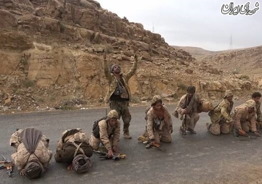 عکس/ سجده شکر نیروهای یمنی بعد از پیروزی