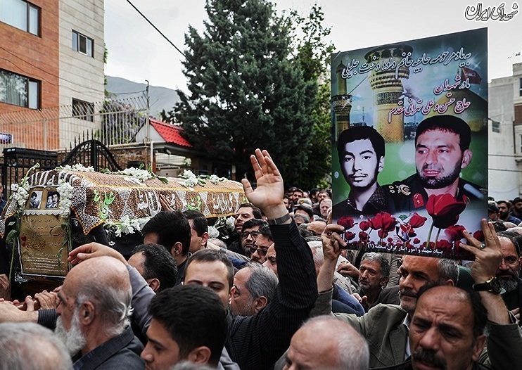 عکس/مراسم تشییع پیکر مادر شهیدان طهرانی‌مقدم